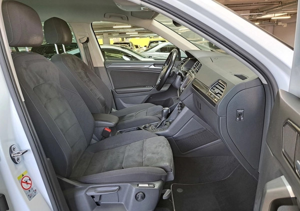 Volkswagen Tiguan cena 101900 przebieg: 130027, rok produkcji 2017 z Kraków małe 596